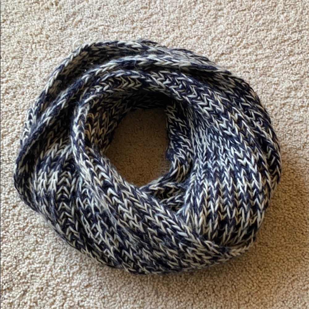 Chunky Knit Infinity Scarf